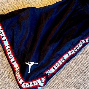 VINTAGE 1990’s INSPIRED - JORDAN - MESH BASKETBALL SHORTS